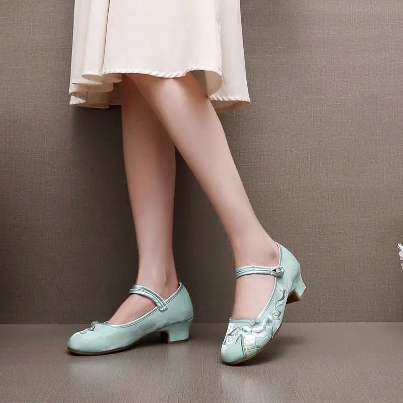 Block Heel Embroidered Shoes