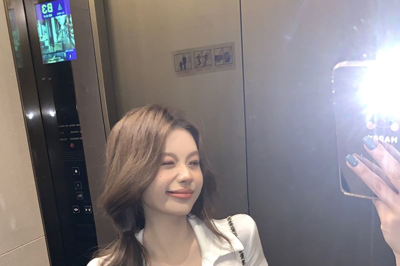 Short-Sleeve Slim Collar Fit Plain Tee