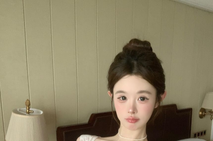 Slim Crop Tank Floral Accent Trim Print V-Neck Top Lace Fit Bow