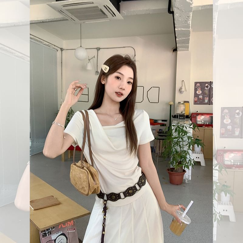 Slim Cowl Short-Sleeve Neck Ruched T-Shirt Fit Plain