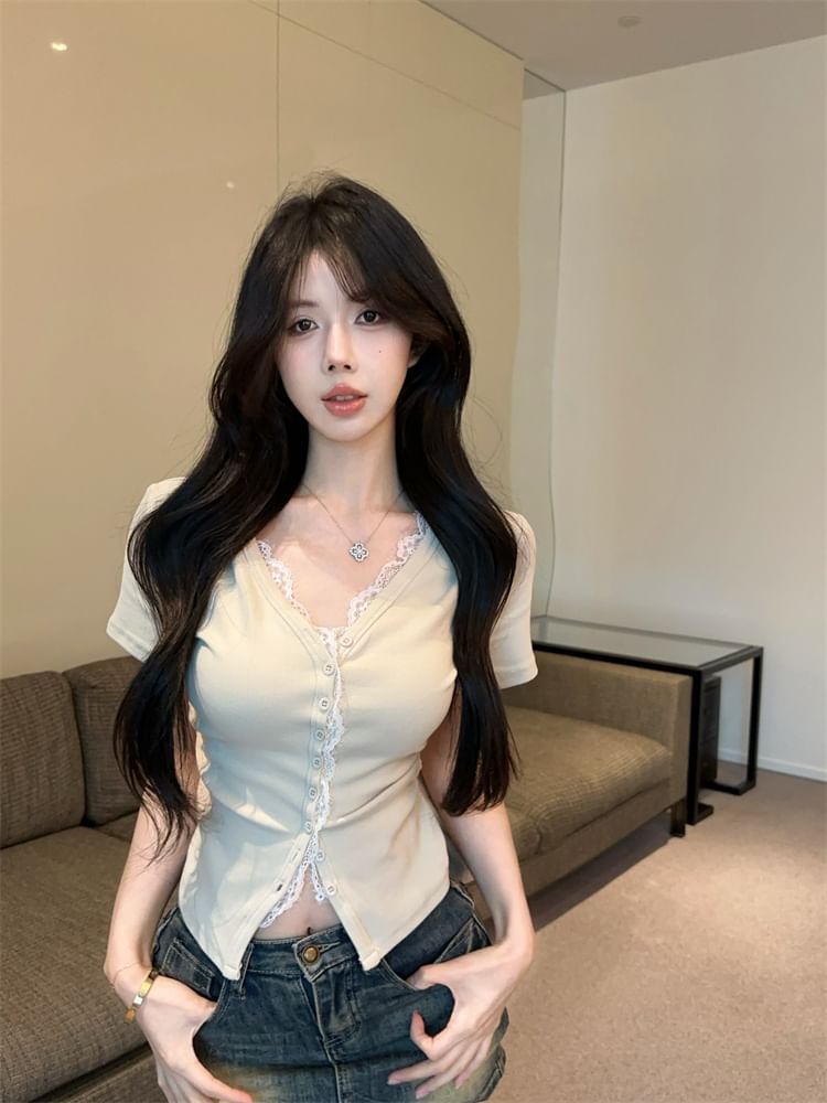 Plain Fit Tee Button Trim Lace Short-Sleeve V-Neck Slim