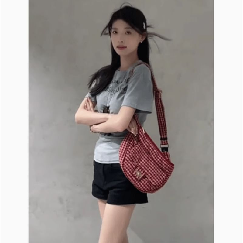 Lettering Short-Sleeve Slim Crew Fit Neck T-Shirt