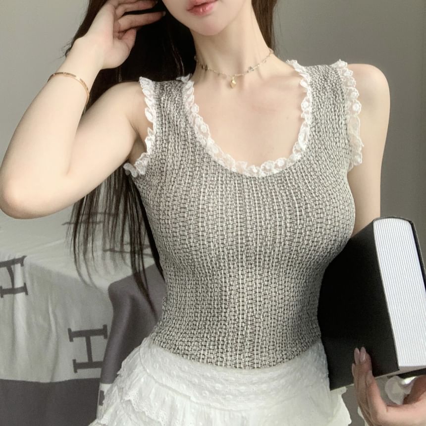Slim Tank Fit Top Scoop Trim Neck Crop Lace