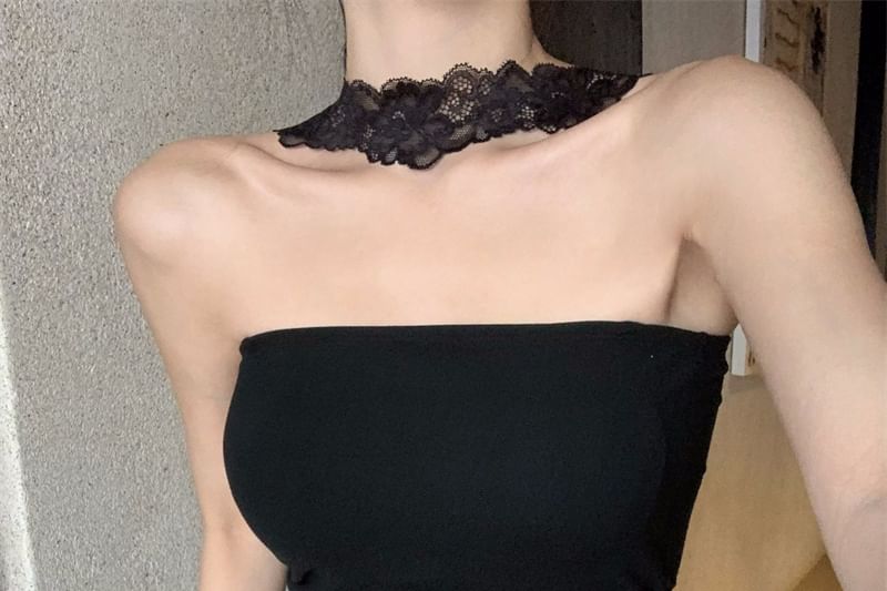 Lace Crop Padded Fit Panel Plain Top Halter Slim