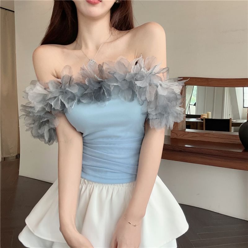 T-Shirt Off-Shoulder Detail Plain Flower