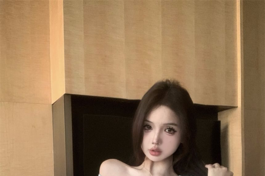 Plain Short-Sleeve T-Shirt One-Shoulder