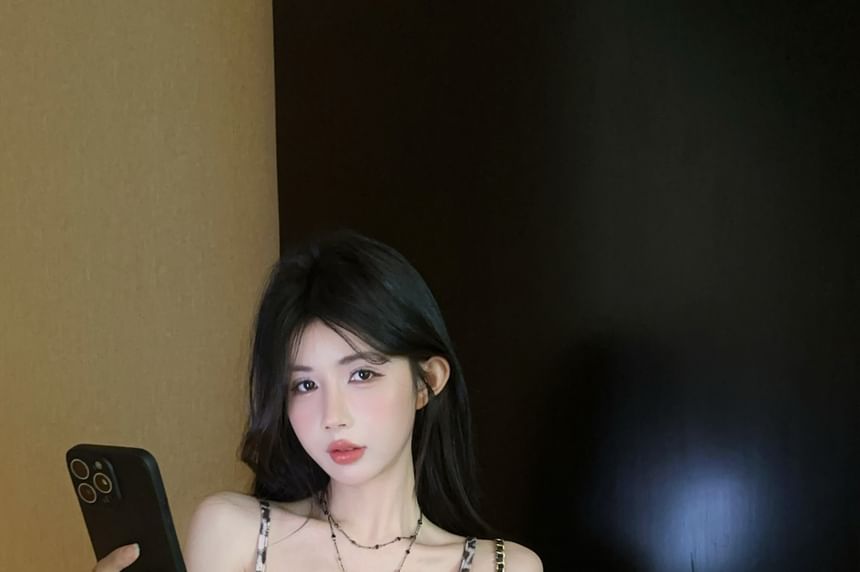 Ruffle Leopard Print Cami Slit Panel Tie-Up V-Neck Top