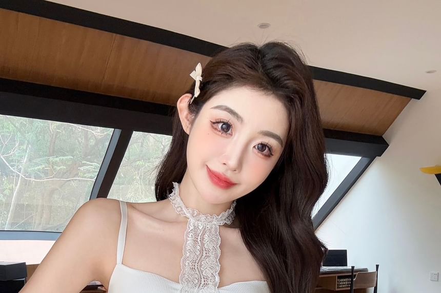 Halter Neck Lace Crop Tee - Sleeveless