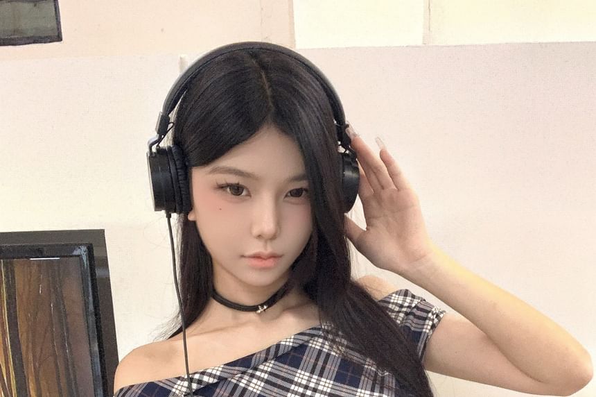 Off Shoulder Top Short Sleeve Plaid