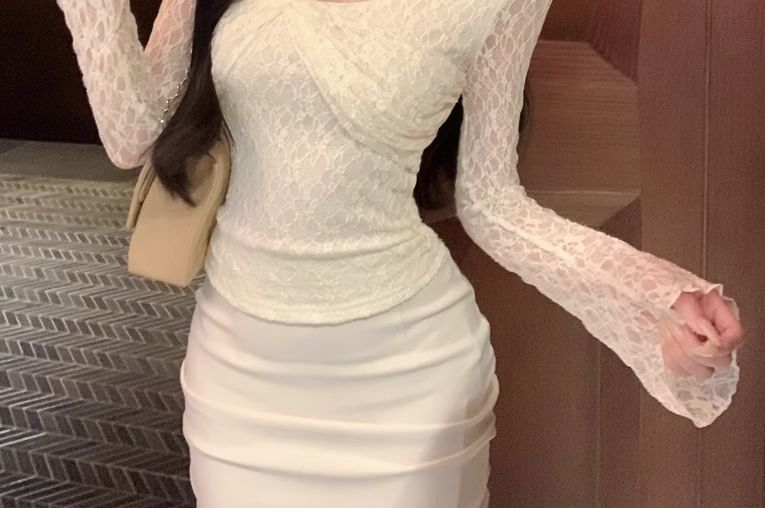 Long-Sleeve Top U-Neck Lace
