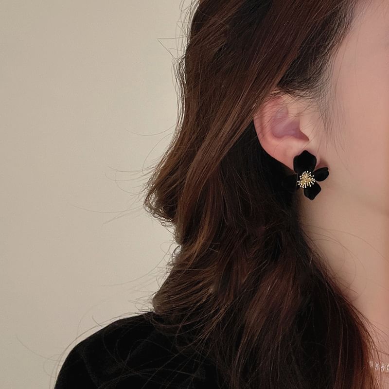Earring Velvet Stud Flower