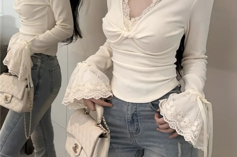 Slim V-Neck Long-Sleeved Lace Tee - LaceLux