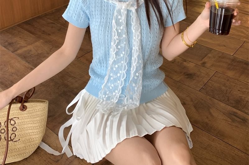 Cropped Knit Top with Lace Trim and Crew Neck
