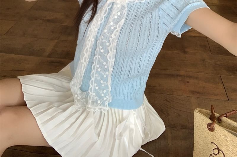 Cropped Knit Top with Lace Trim and Crew Neck