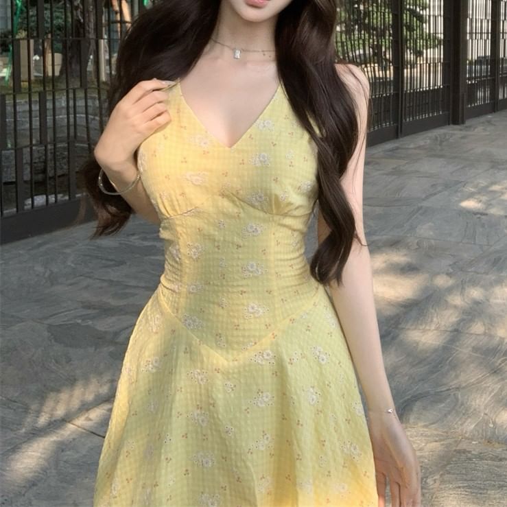 Sleeveless V-Neck Midi Floral Sundress