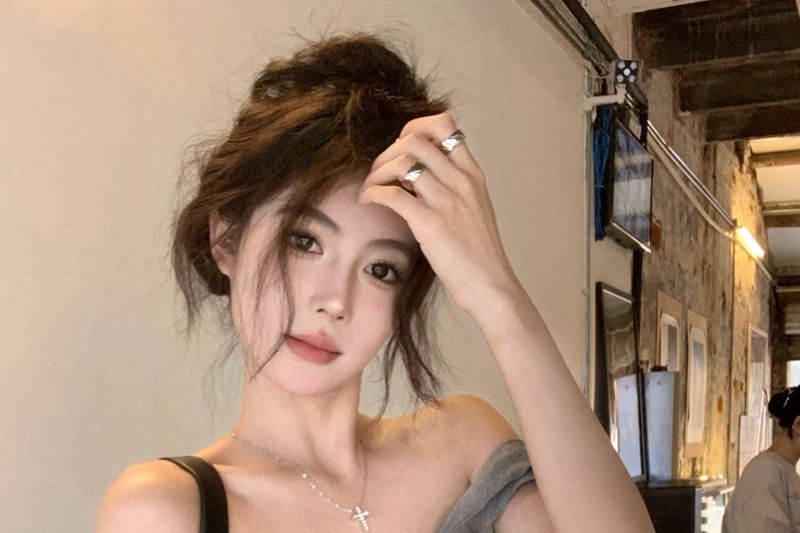 Short-Sleeve Off-Shoulder T-Shirt Plain Cropped