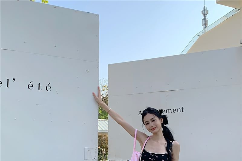 Leg Wide Low Rise Jeans Washed