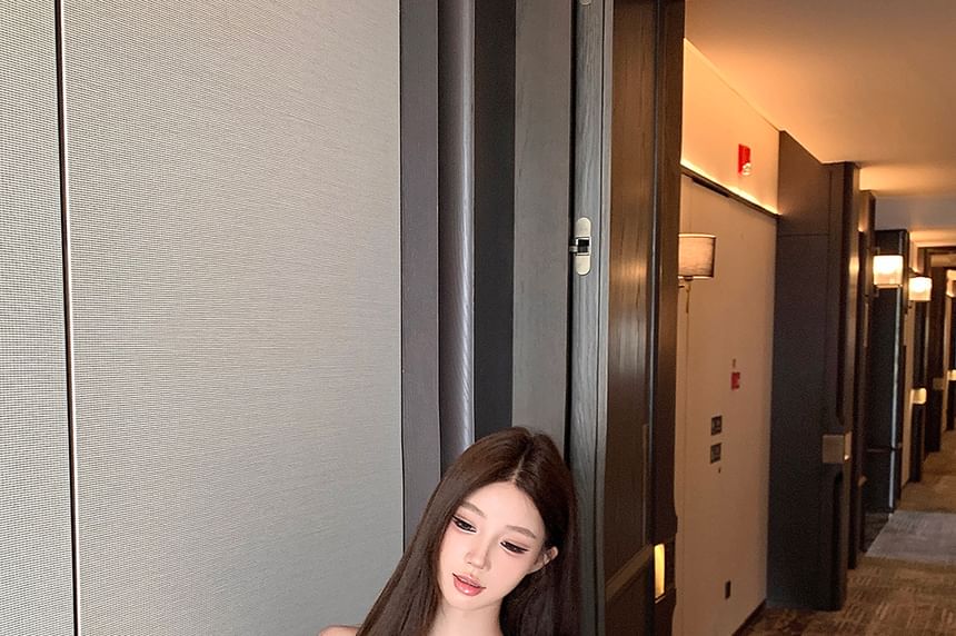 V-Neck Trim Cami Top Fishbone Lace