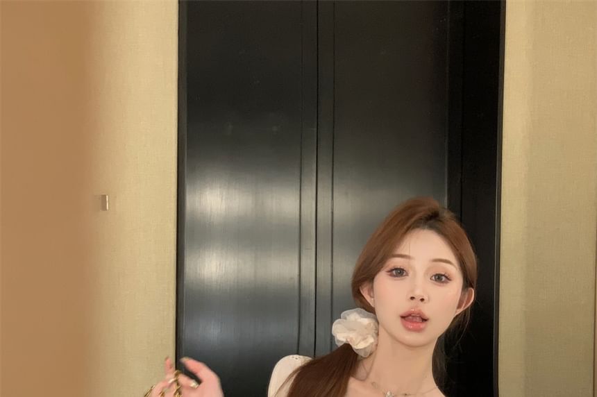 Short-Sleeve A-Line Dress Mini Floral Trim Square-Neck