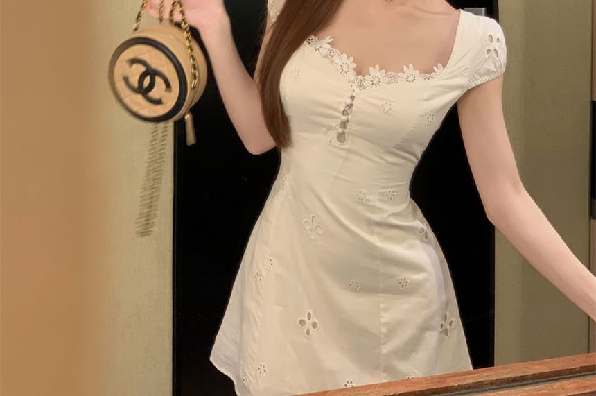 Short-Sleeve A-Line Dress Mini Floral Trim Square-Neck