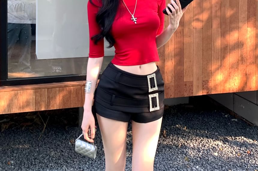 Shorts / Buckled Crew Rhinestone Plain Rise Short-Sleeve Low Neck Crop Tee