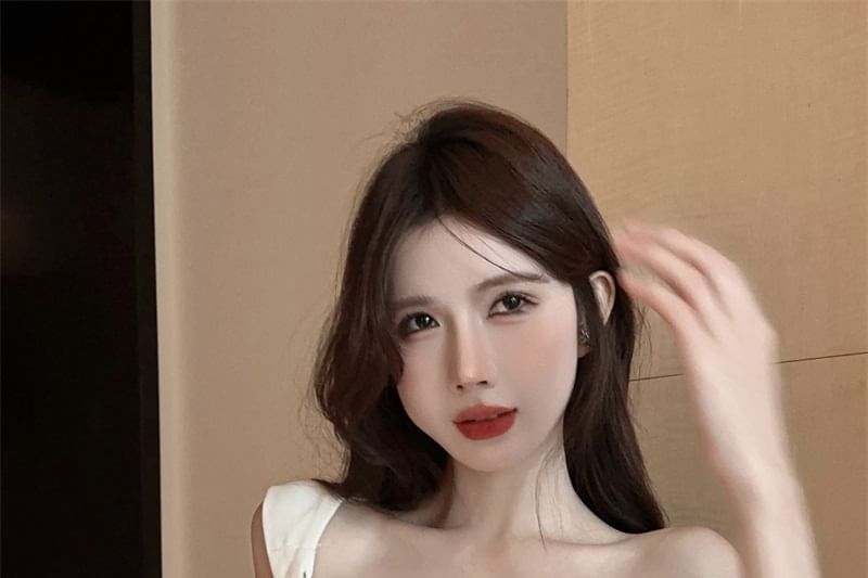 Crop Top Buckled Plain Asymmetrical One-Shoulder