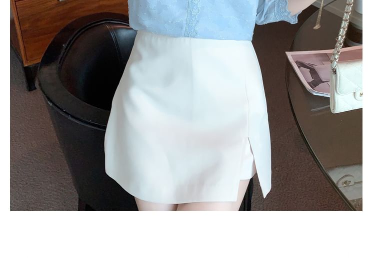V-Neck Lace Trim Plain Top - Three-Quarter Sleeve
