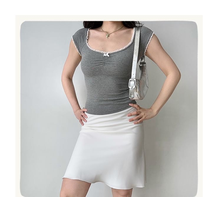 Square Neck Bowknot Lace Trim Tee - Short Sleeved