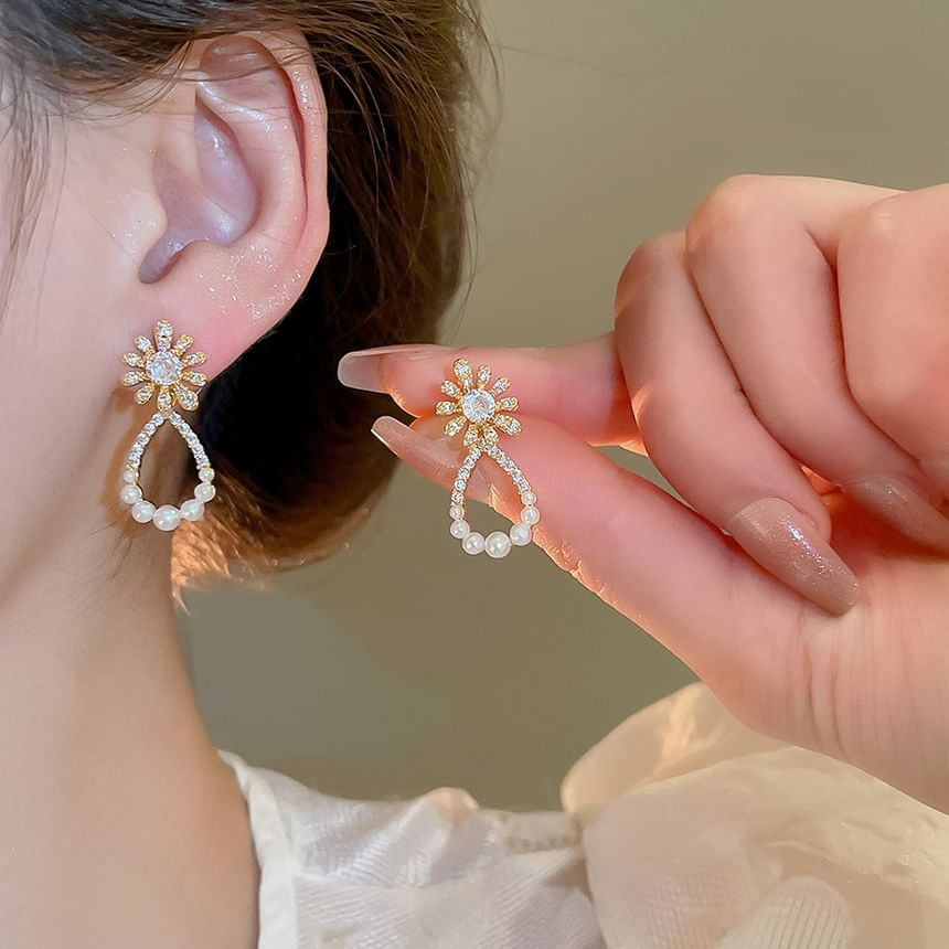 Floral Rhinestone Faux Pearl Alloy Drop Earring