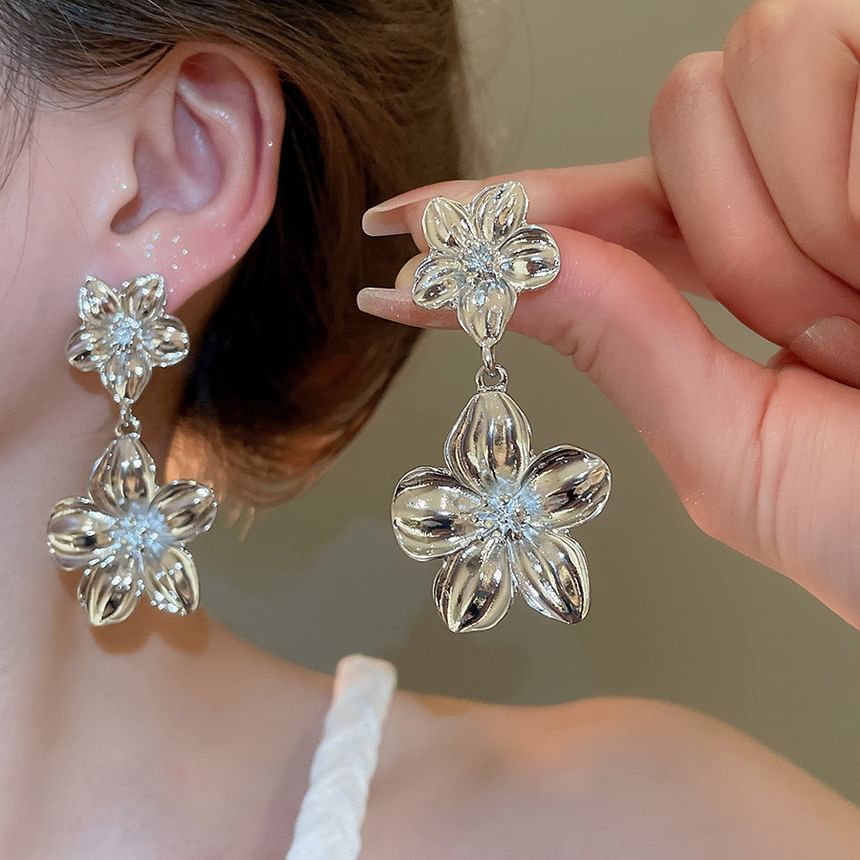 Floral Pendant Alloy Necklace / Drop Earring