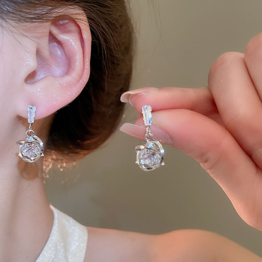 Rhinestone Alloy Drop Earring
