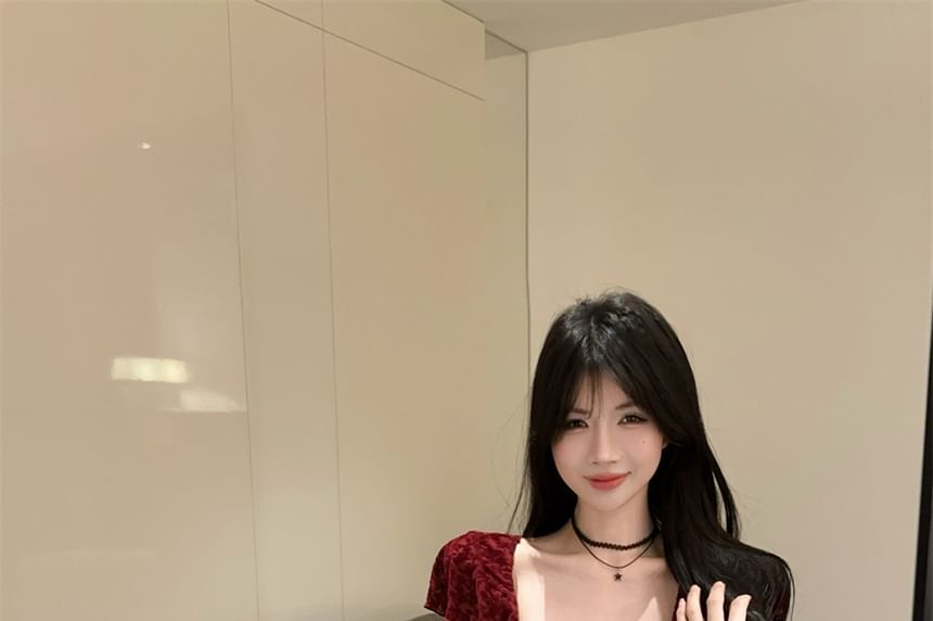 Hem Square Neck Lace Short-Sleeve Top Slit