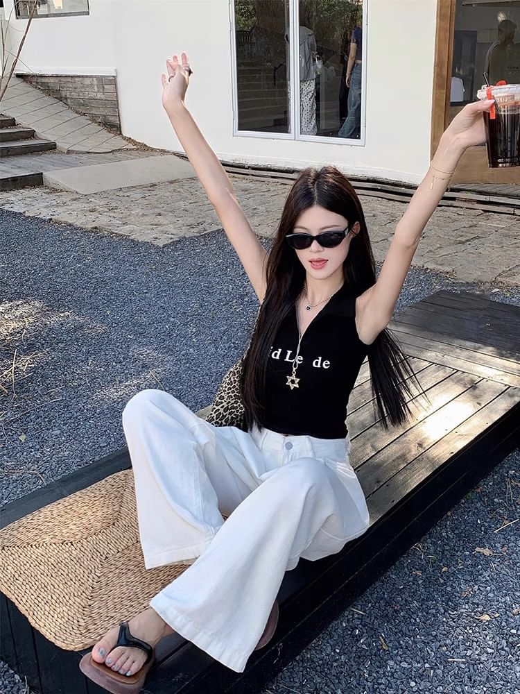 Lettering Tank Top Crop V-Neck