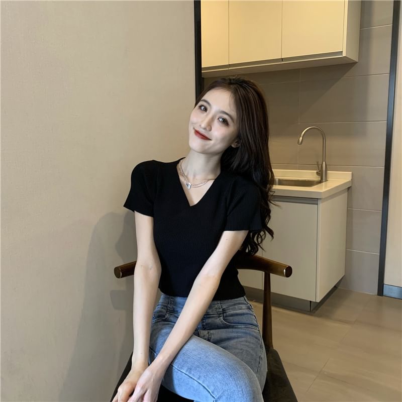 Asymmetrical Short-Sleeve Crop V-Neck Plain Ribbed Tee