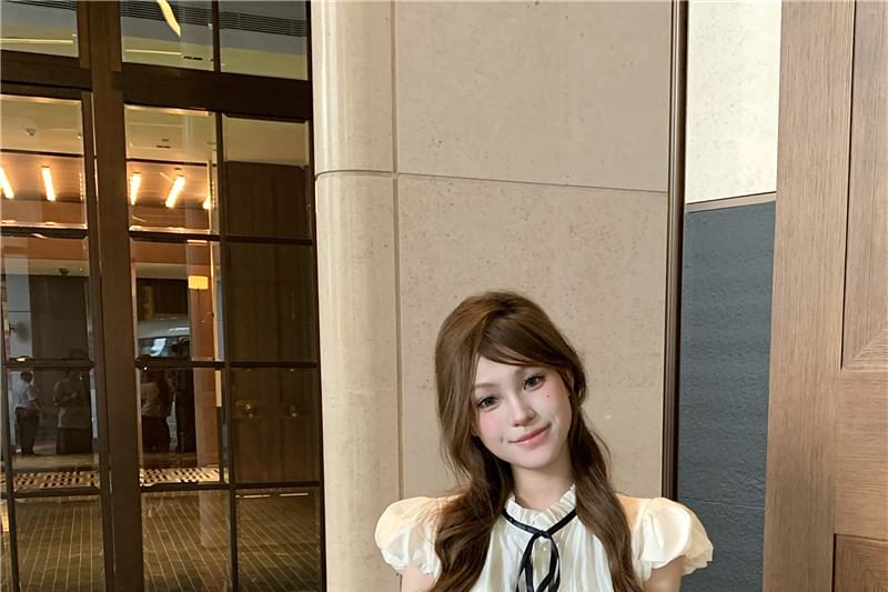 Cap Waist Shorts Stand Sleeve / Plain Blouse Collar Frill Bow High