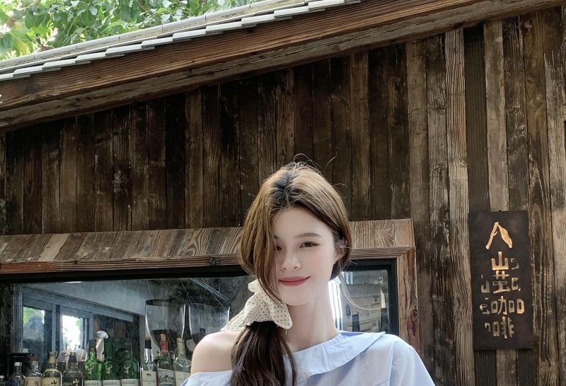 One Belt + Blouse Shoulder Plain Sleeveless Set: