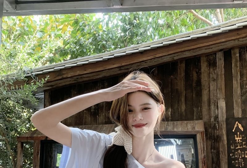 One Belt + Blouse Shoulder Plain Sleeveless Set: