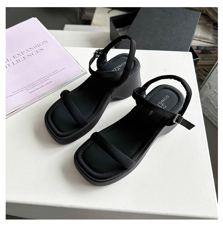 Sandals Chunky Plain Heel