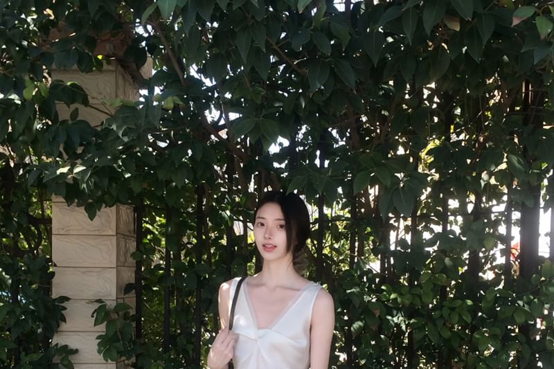 Sleeveless V-Neck Blouse with A-Line Skirt