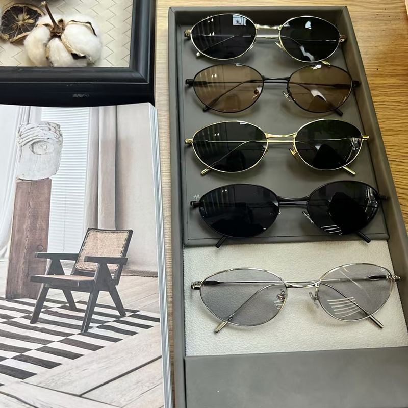 Oval Frame Sunglasses Metal