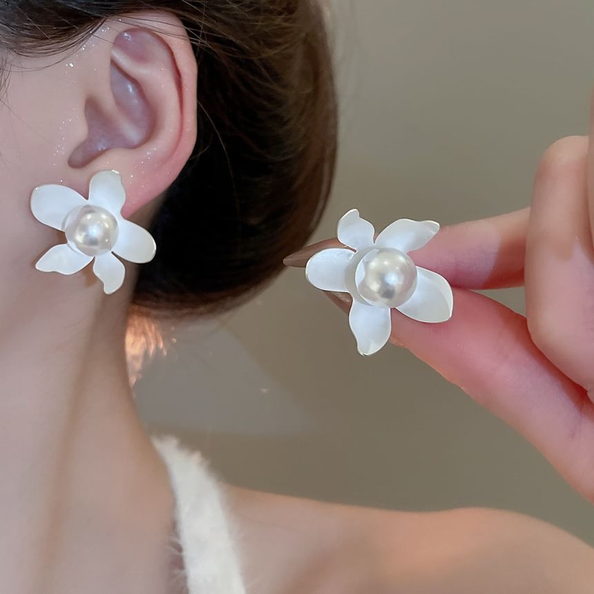 Stud Pearl Faux Earring Flower