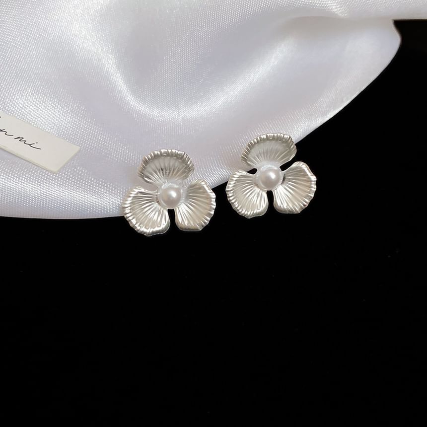 Stud Pearl Faux Earring Flower