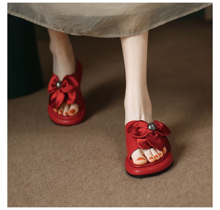 Slide Flower Accent Sandals