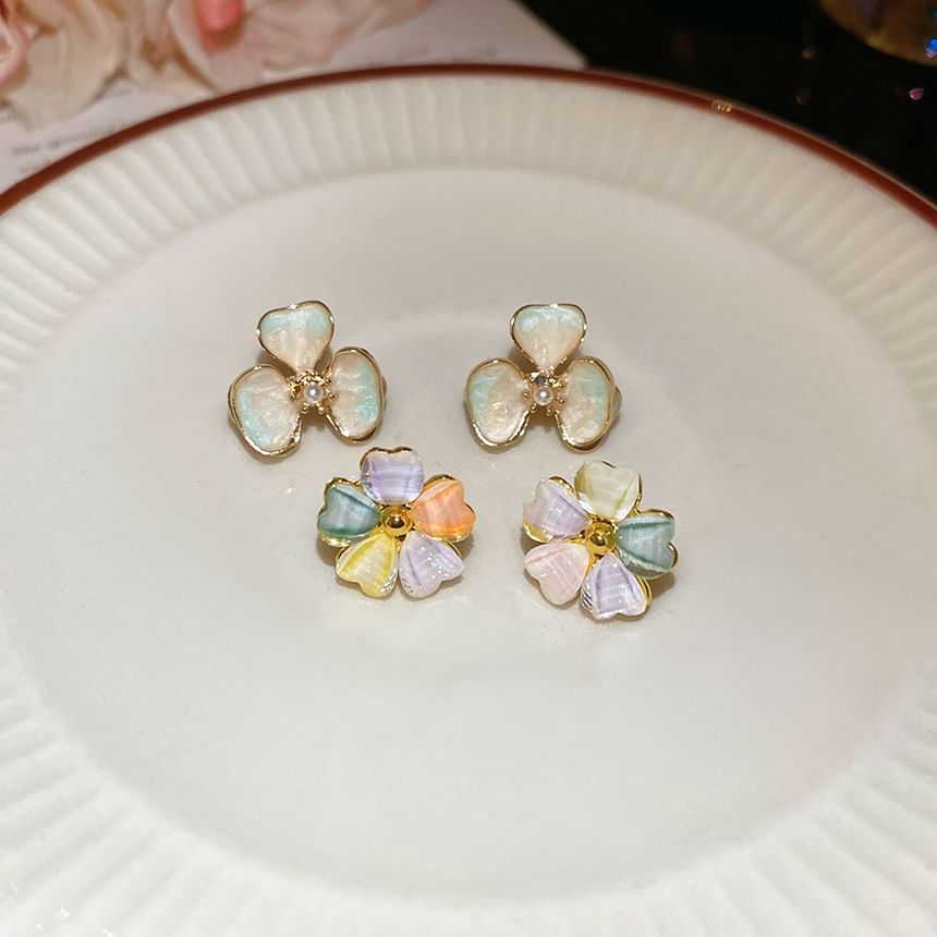 Faux Pearl Flower Stud Shell Earring