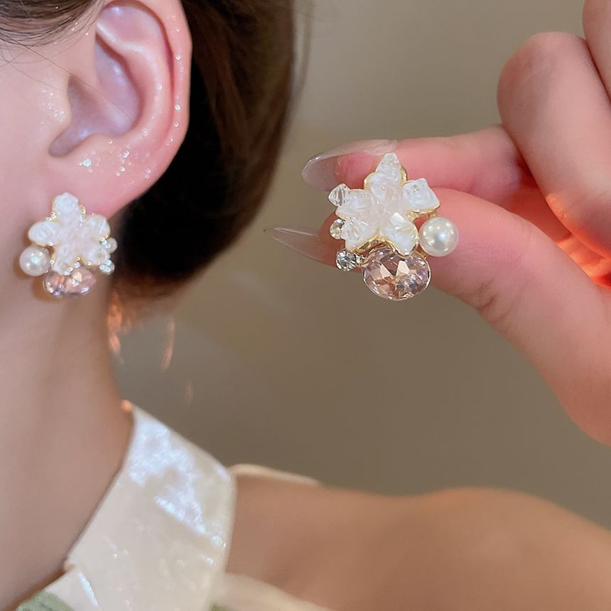 Earring Drop Pearl Faux (Various Designs)