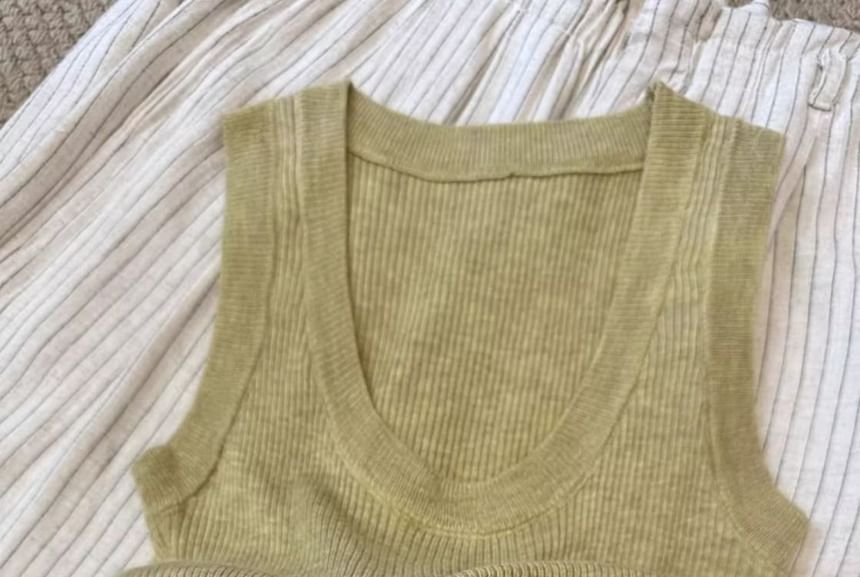 Plain Top Tank Neck Scoop Knit