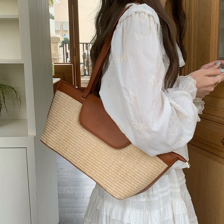 Straw Flap Shoulder Bag