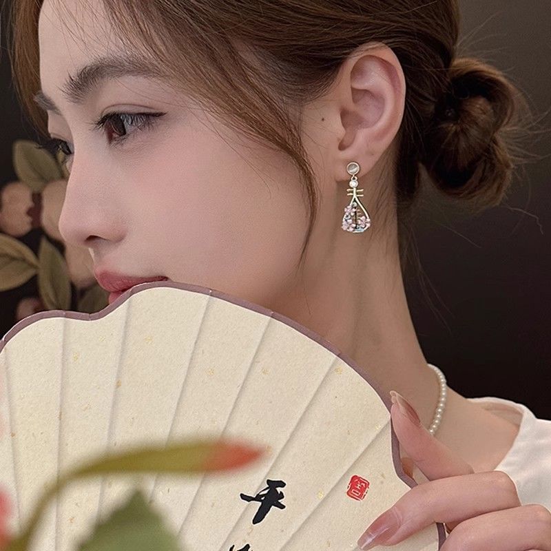 Enamel Pipa Earring Floral Drop