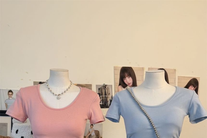 U-Neck Lace Panel Crop Top