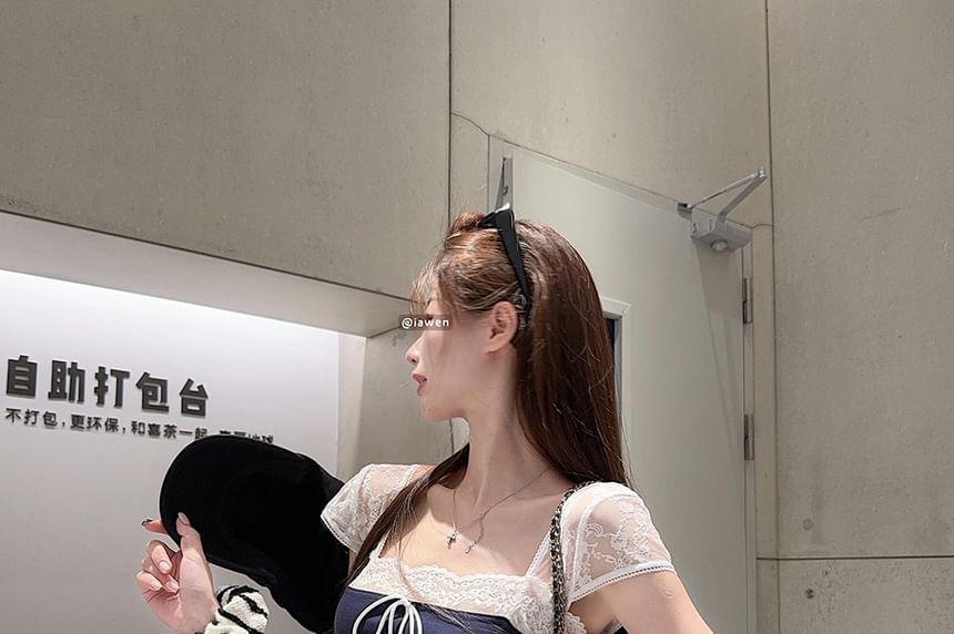 Cap Sleeve Square Neck Lace Panel Crop Top